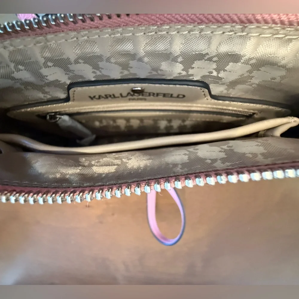 NWT - Brand New Karl Lagerfeld Pink and Blue Leather Crossbody bag - Picture 7 of 8